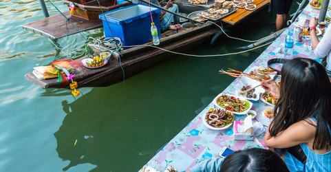 Similar image 11046758