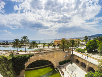 Similar image 11144681