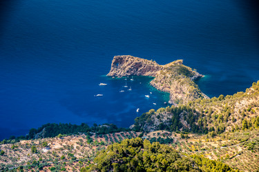 Similar image 11390880