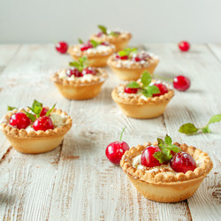 Similar image 11768390