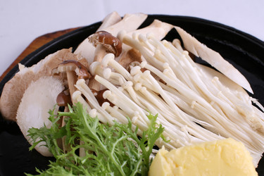 Similar image 11799138