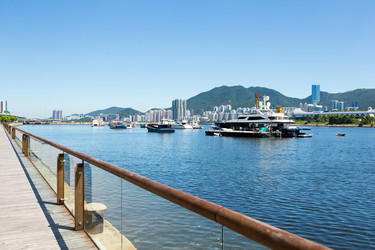 Similar image 11851335