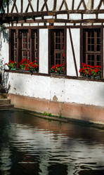 Similar image 11880328