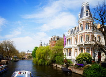 Similar image 11900081