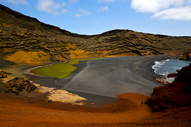 Similar image 11887688