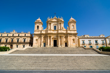 Similar image 11911072