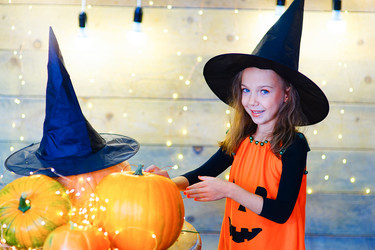 Similar image 11911199