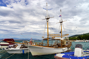 Similar image 11897371