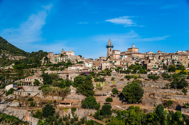 Similar image 11954105