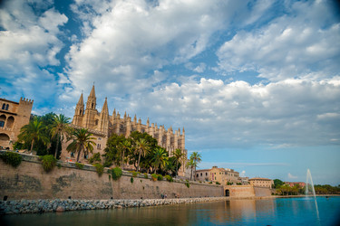 Similar image 11954995