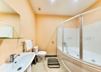 Similar image 11948957