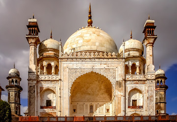 Similar image 12037945