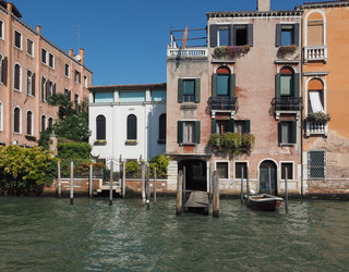 Similar image 12220420