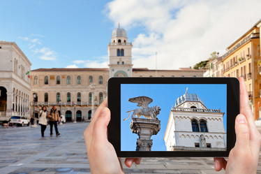 Similar image 12347712