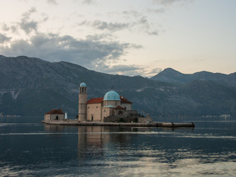 Similar image 12226108