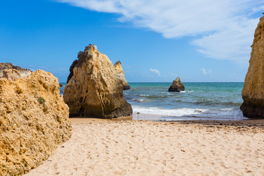 Similar image 12597424