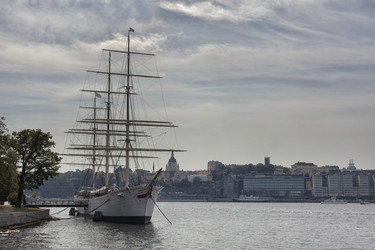 Similar image 12471378