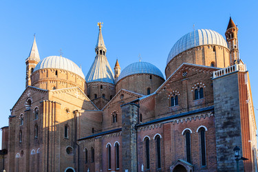 Similar image 12595396