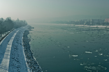 Similar image 12596878