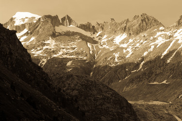 Similar image 12596875