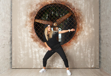 Similar image 12593075