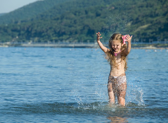 Similar image 12486068