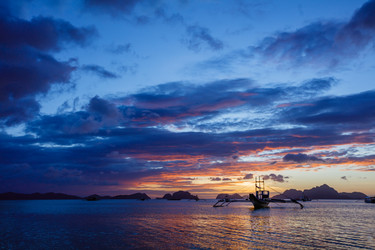 Similar image 12995736