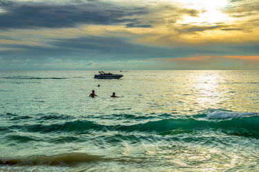 Similar image 12980126