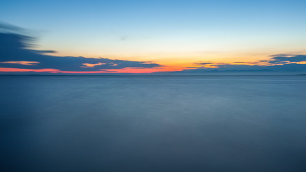 Similar image 12978019