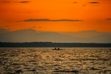 Similar image 12978023