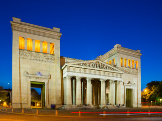 Similar image 12694763