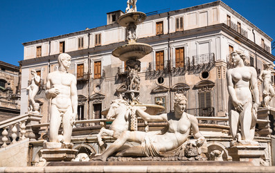 Similar image 12989177