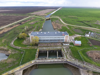 Similar image 12990296