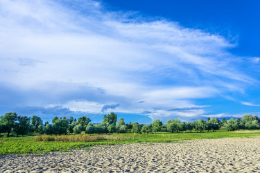 Similar image 12988799