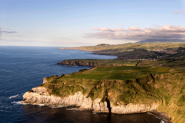 Similar image 12993928