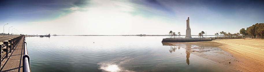 Similar image 13003107