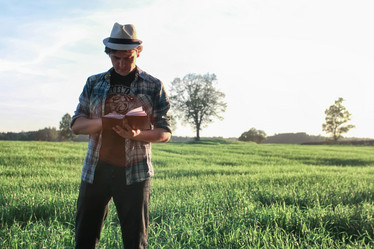 Similar image 13040486