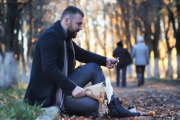 Фото парень ждет девушку