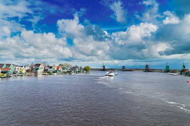 Similar image 13039050