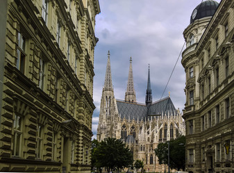 Similar image 13001362