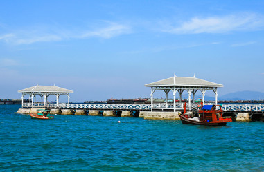 Similar image 13044572