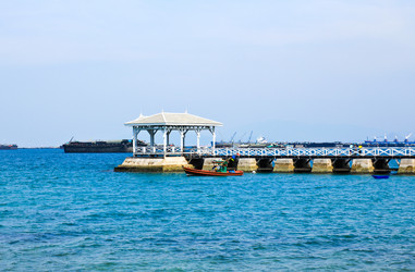 Similar image 13044836