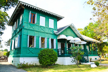 Similar image 13003130