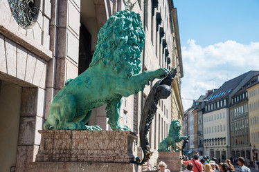 Similar image 13012250