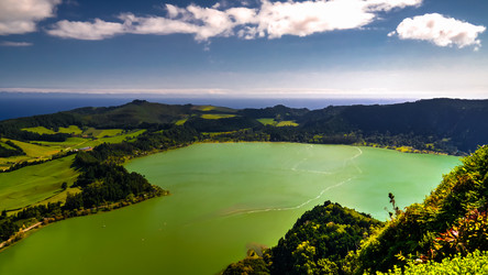 Similar image 13041911