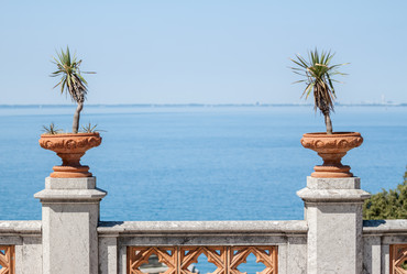 Similar image 13042175