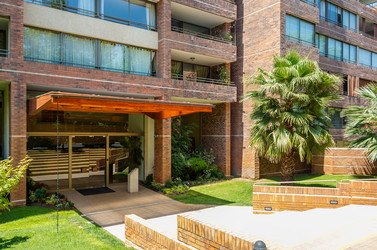 Similar image 13044948