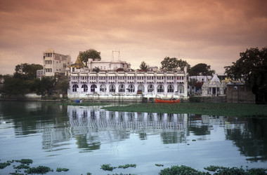 Similar image 13072361