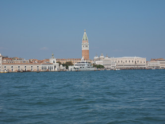 Similar image 13078327