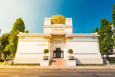 Similar image 13129696